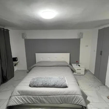 Gradoniroom26
