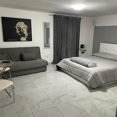 Gradoniroom26