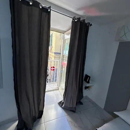 Gradoniroom26